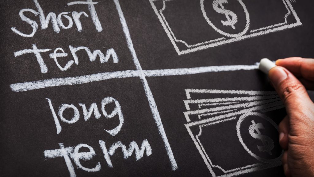 Investing Long term vs Short term: Pros and Cons