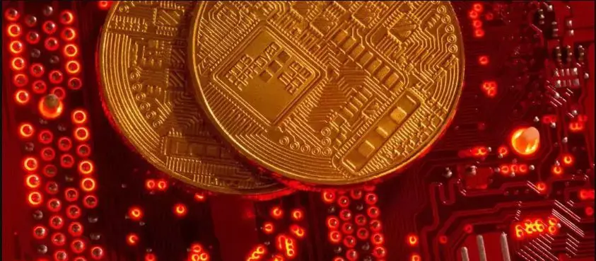 Which is better to invest in cryptocurrency or stocks?