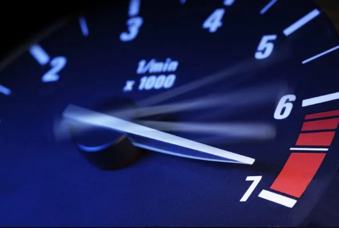 How do cryptocurrency futures contracts work?